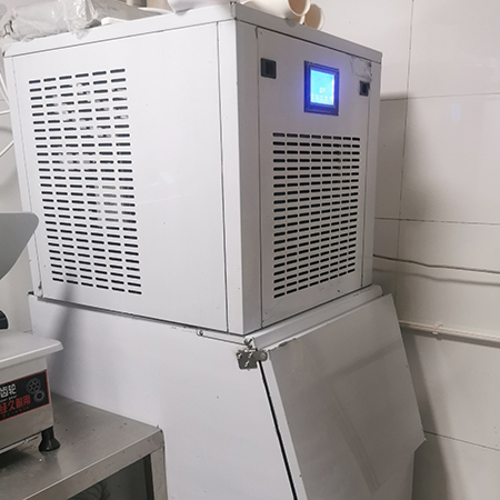 150公斤雪花制冰機交付湖北某火鍋店
